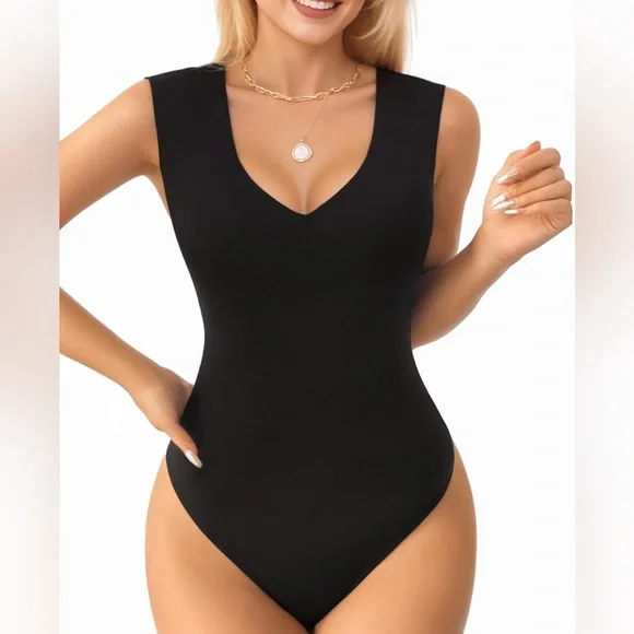 Mangopop Double Lined Black V-Neck Bodysuit - Picture 1 of 4